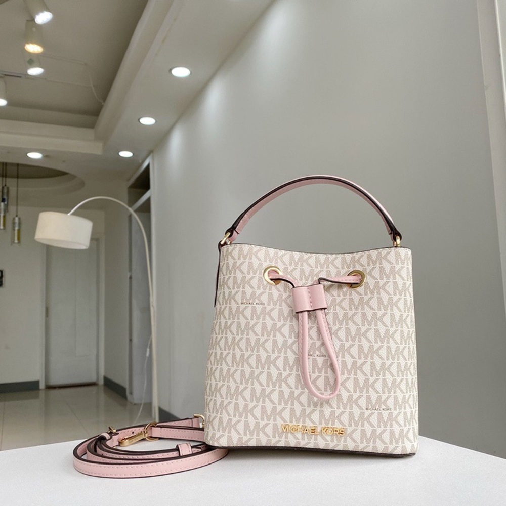 M&K Suri Pink Bucket Bag